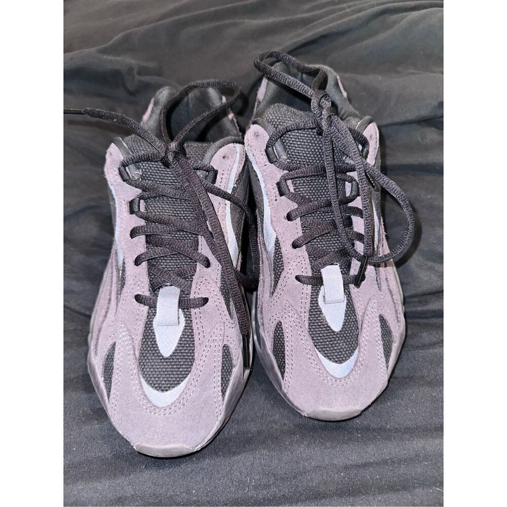 US SIZE 6 Yeezys adidas Yeezy boost 700 black